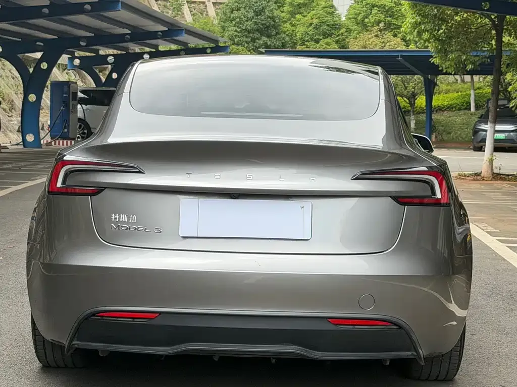 Tesla Model 3 — фото 3
