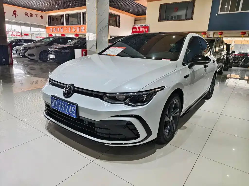 Volkswagen Golf — фото 1