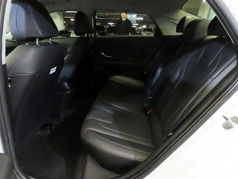 Hyundai AVANTE 2021 из KR, фото 3