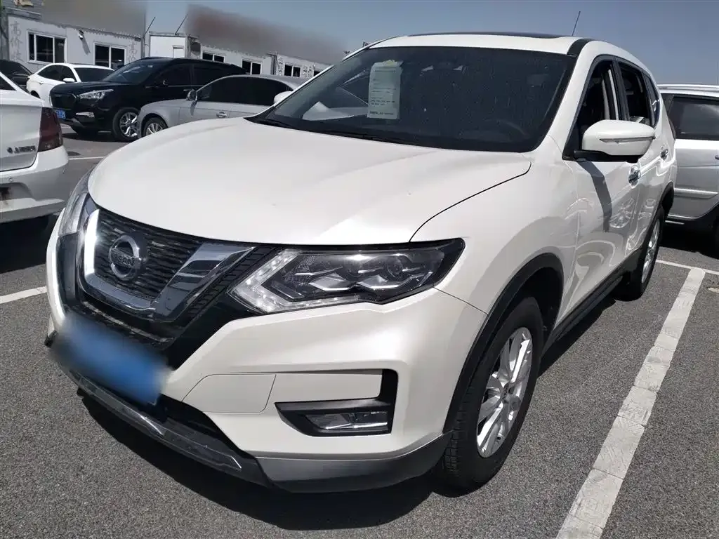 Nissan X-Trail — фото 1