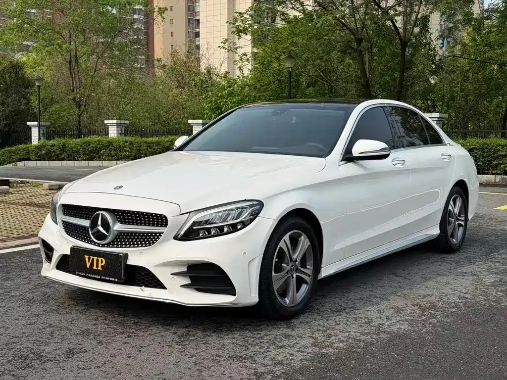 Mercedes-Benz C-Class — фото 1