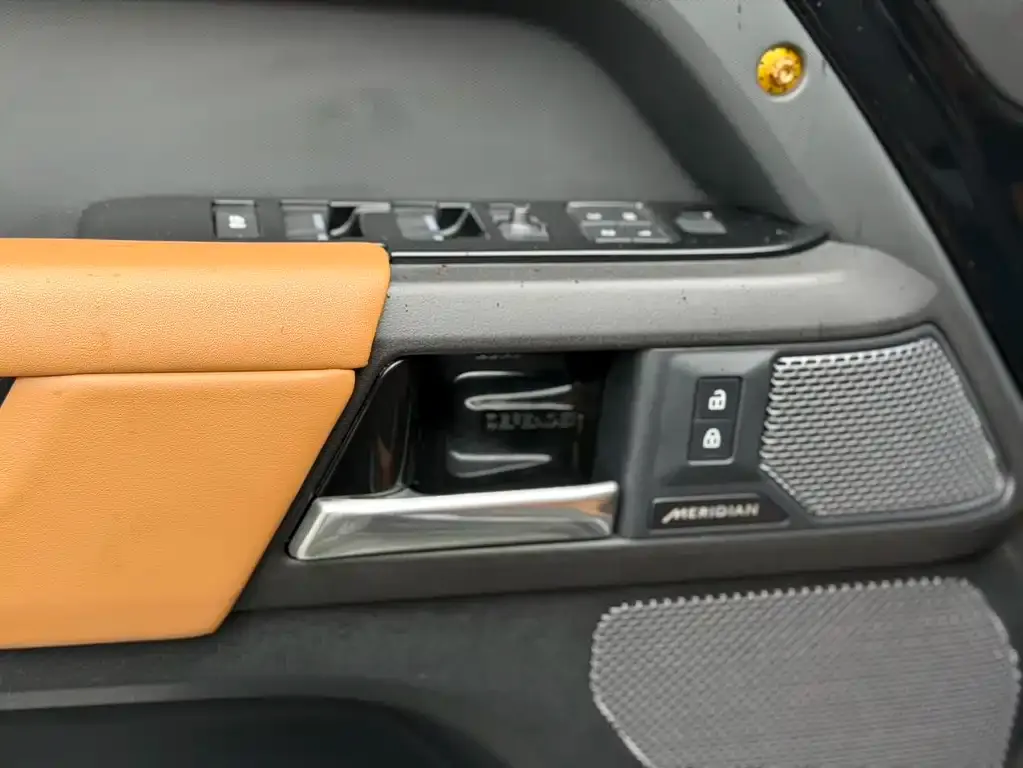 Land Rover Defender — фото 2