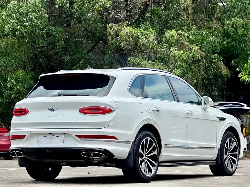 Bentley Bentayga — фото 6