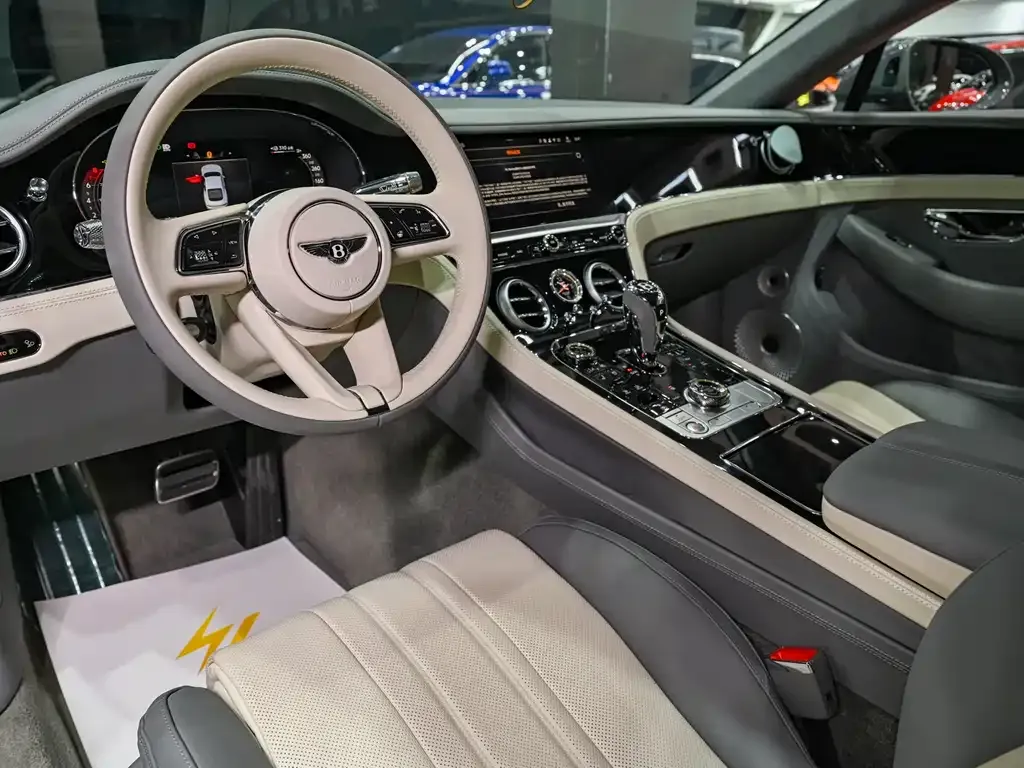 Bentley Continental PHEV 2026 из CN, фото 9