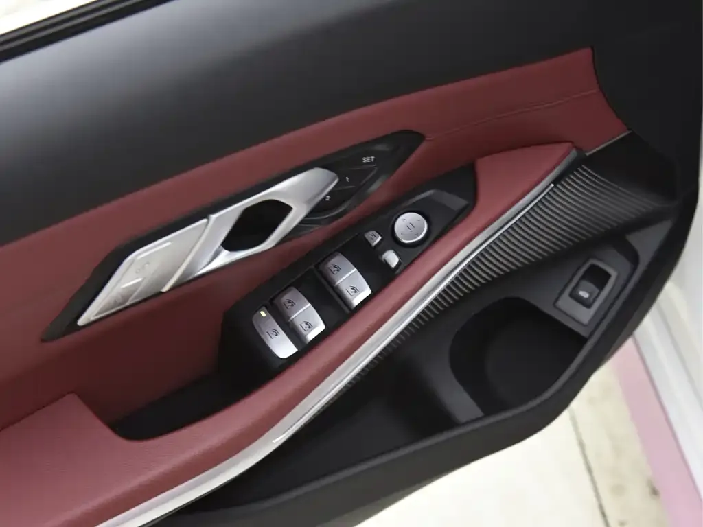 BMW 3 Series 2022 из CN, фото 9