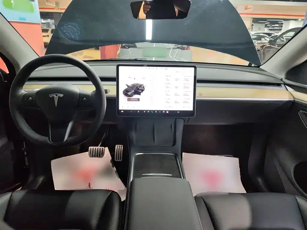 Tesla Model Y — фото 3