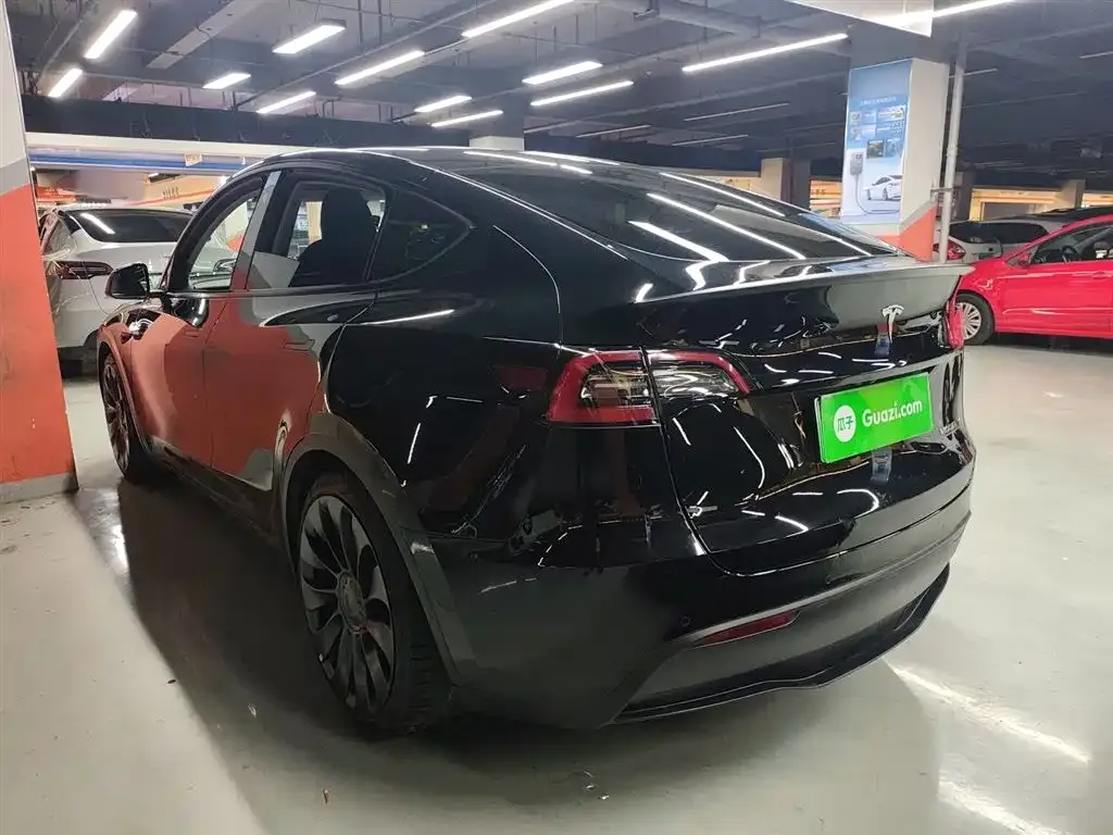 Tesla Model Y — фото 6