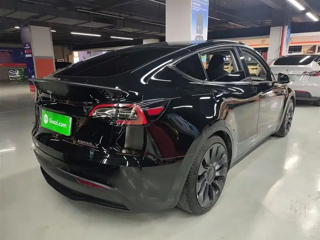Tesla Model Y — фото 7