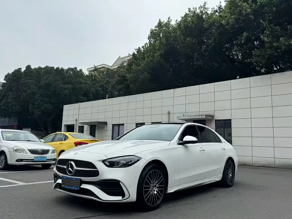 Mercedes-Benz C-Class — фото 1
