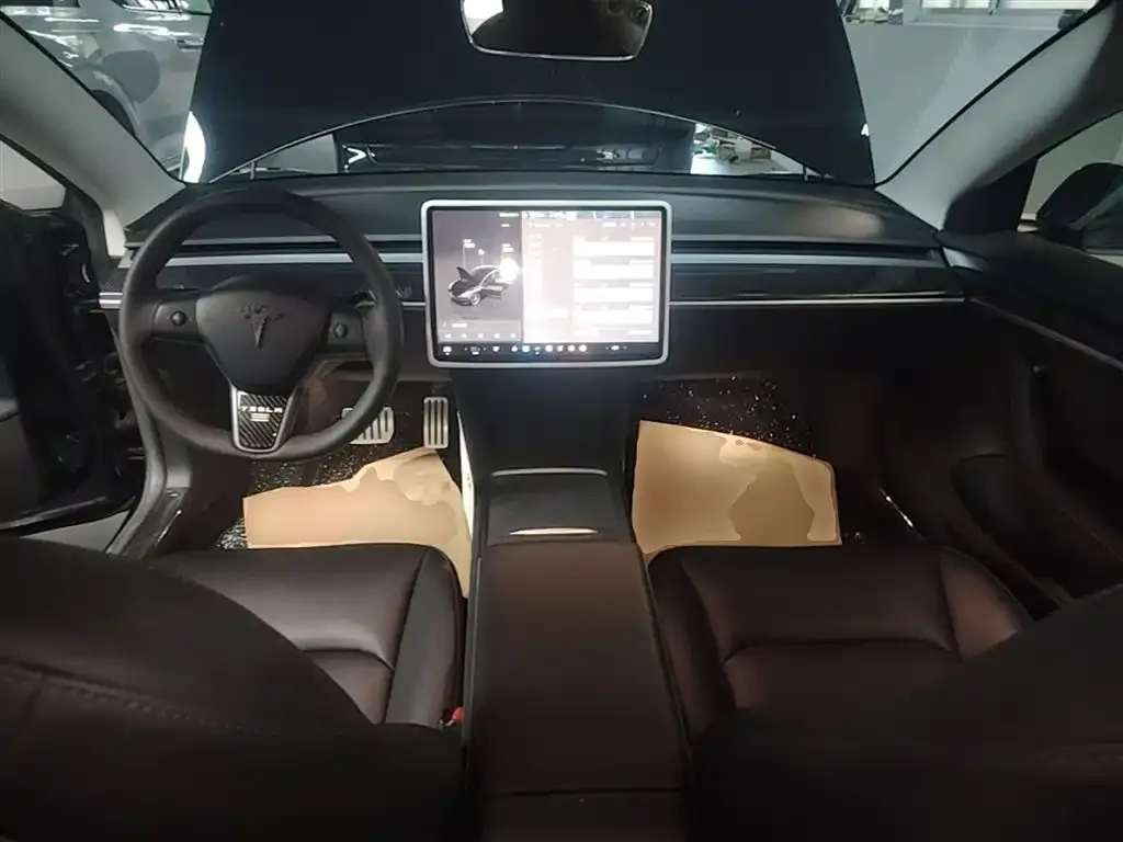 Tesla Model 3 — фото 3