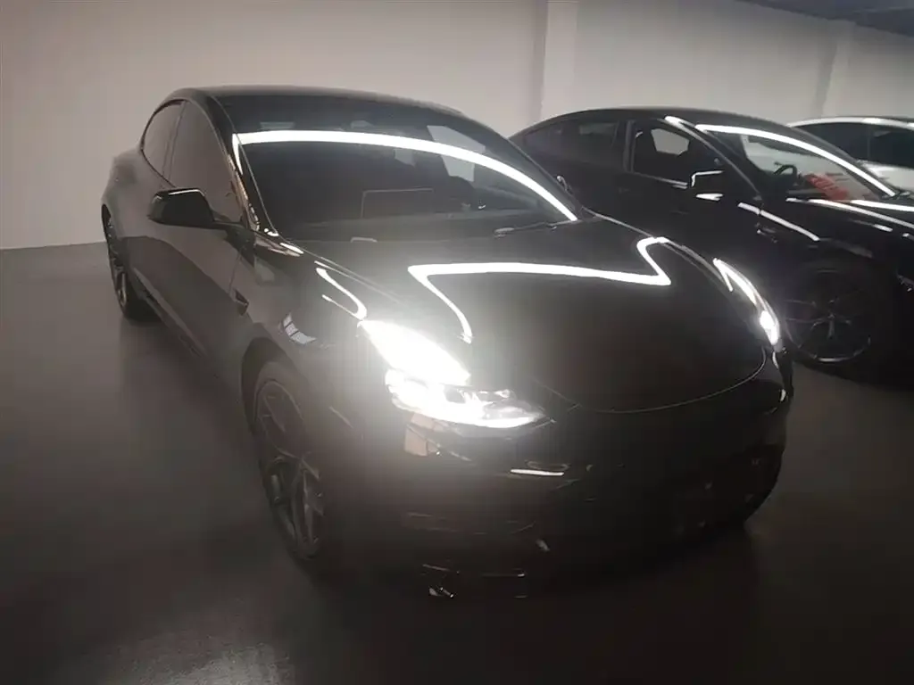 Tesla Model 3 — фото 10