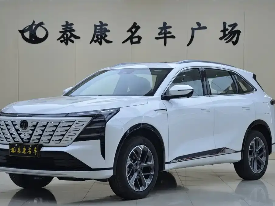 Changan CS75PLUS — фото 1