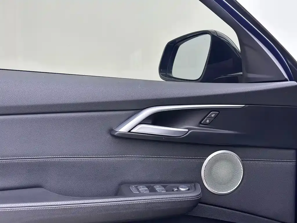 BMW 1 Series 2021 из CN, фото 8