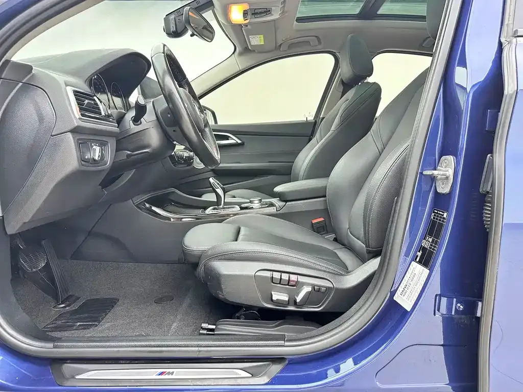 BMW 1 Series 2021 из CN, фото 3