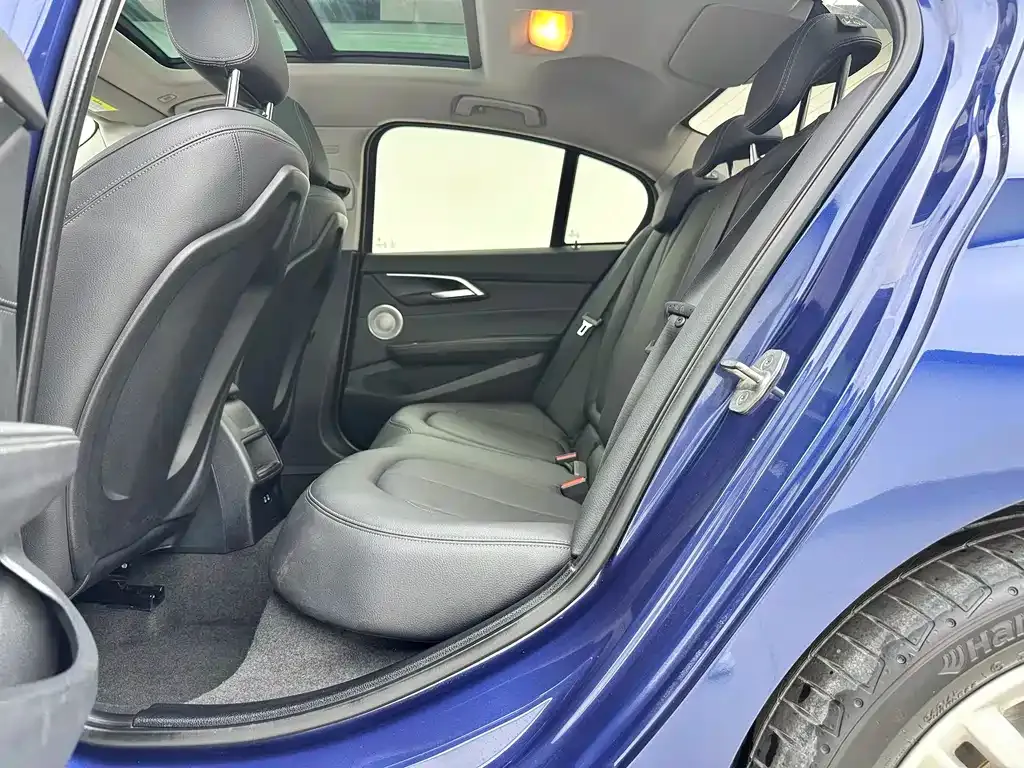BMW 1 Series 2021 из CN, фото 5