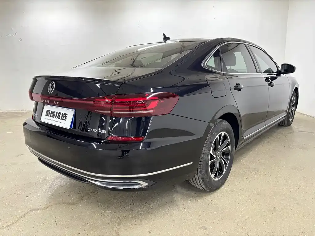 Volkswagen Passat — фото 6