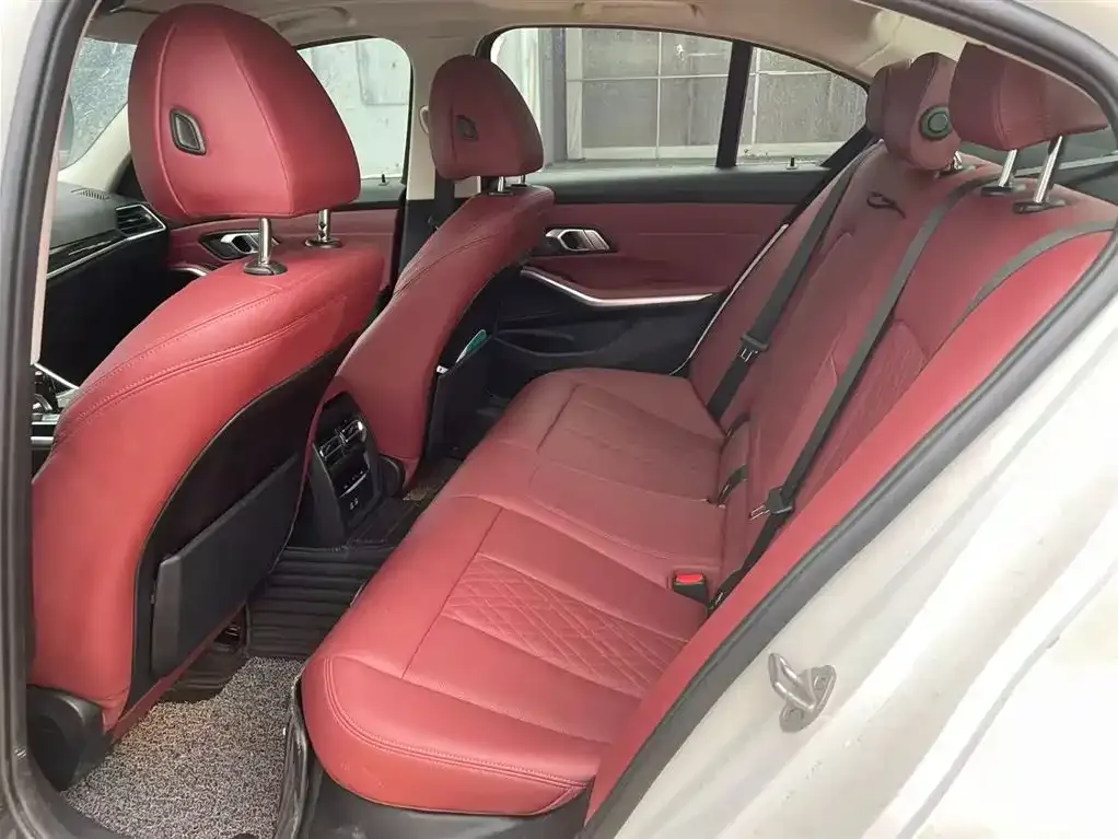BMW 3 Series 2022 из CN, фото 9