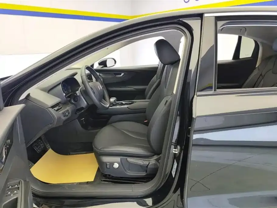 Hongqi E-QM5 2023 из CN, фото 3