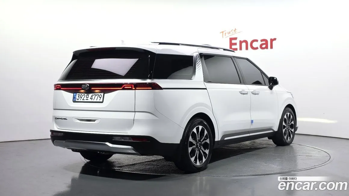 Kia Carnival — фото 2