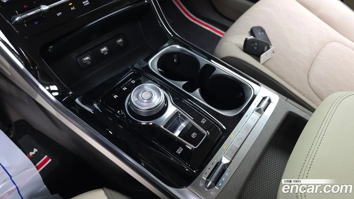 Kia Carnival — фото 10