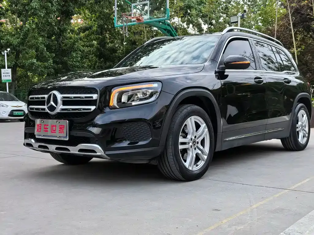Mercedes-Benz GLB — фото 1