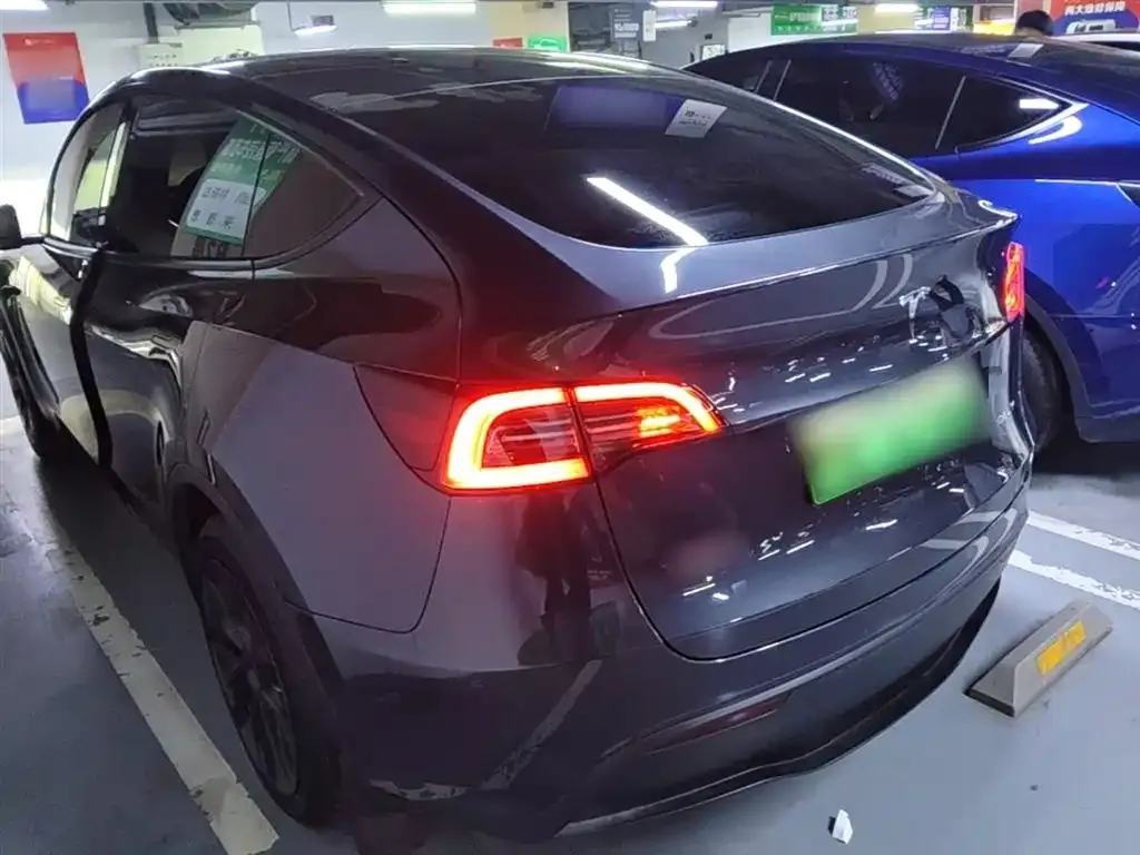 Tesla Model Y — фото 9