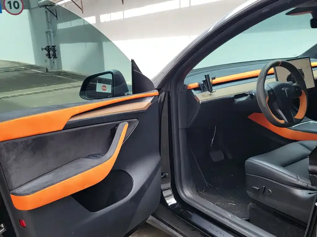 Tesla Model Y — фото 5
