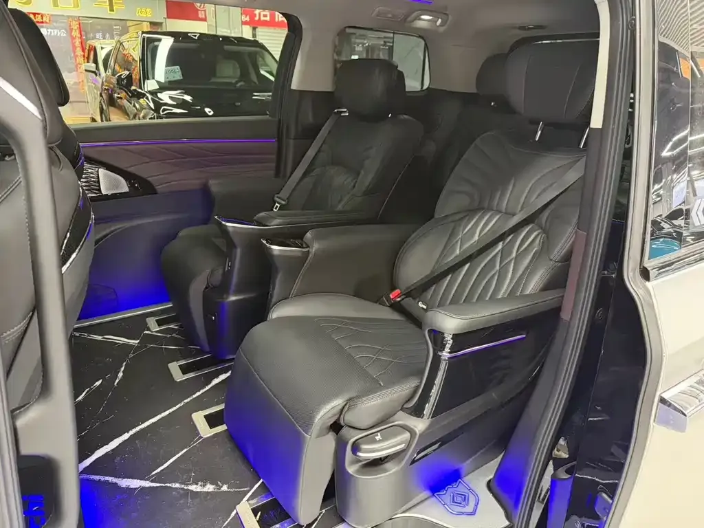 GAC Motor Trumpchi M8 — фото 10