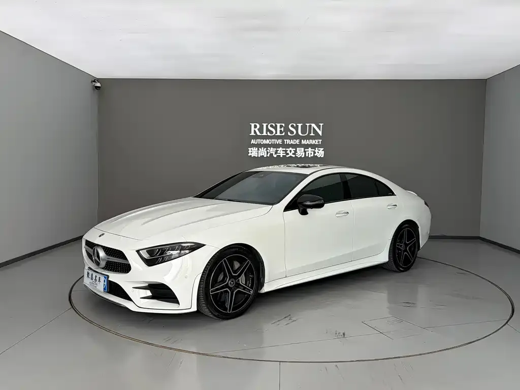 Mercedes-Benz CLS — фото 1