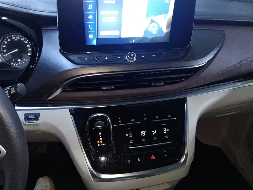 Buick GL8 2023 из CN, фото 10