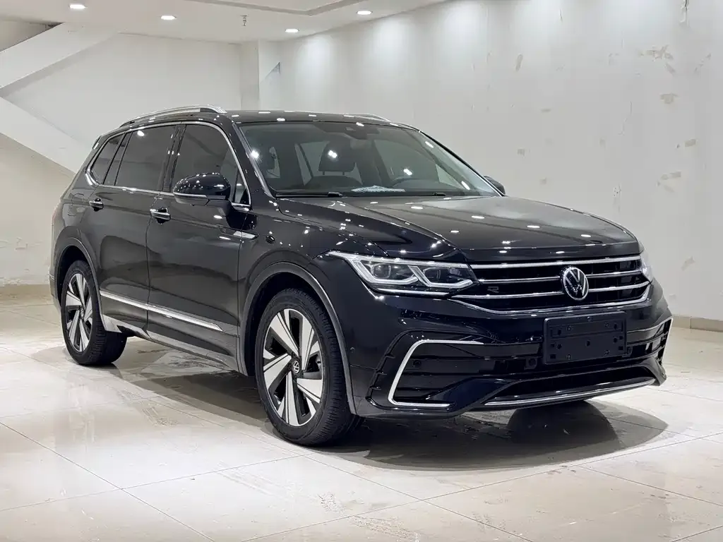Volkswagen Tiguan L — фото 3