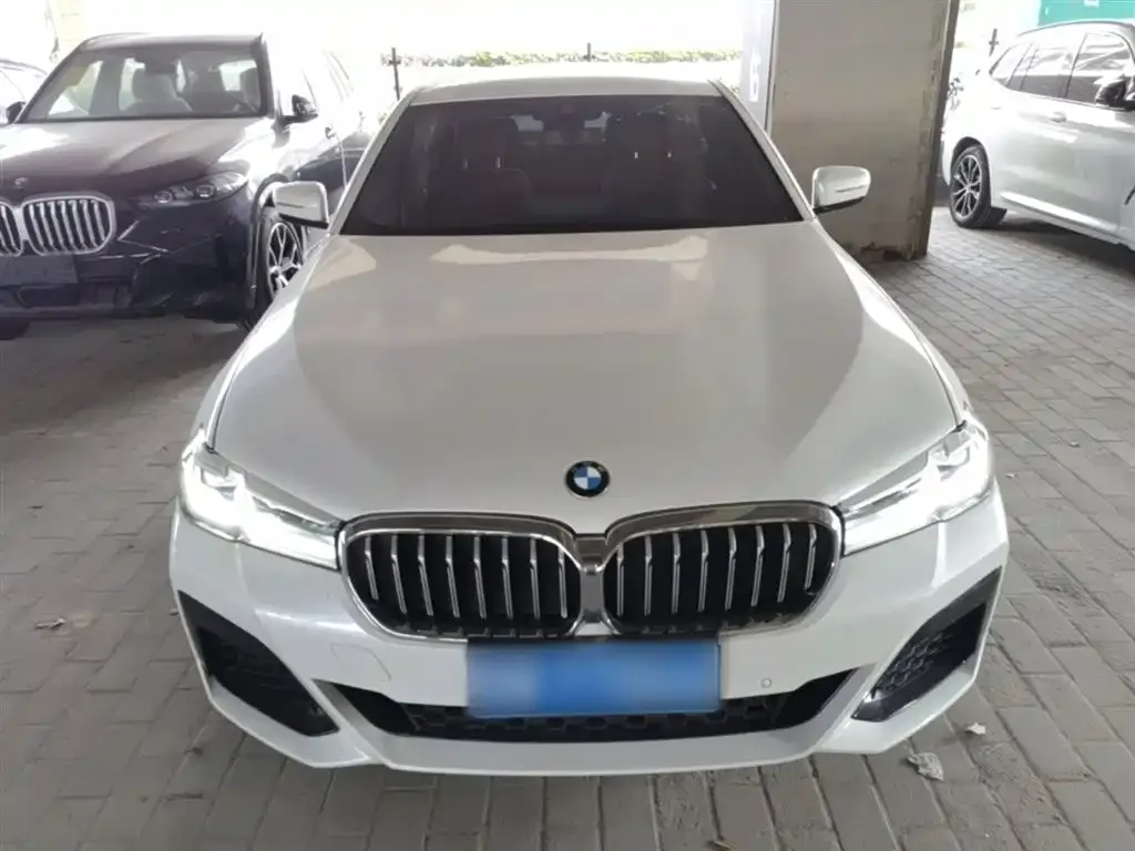 BMW 5 Series — фото 10