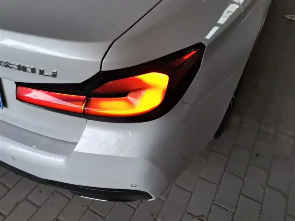 BMW 5 Series — фото 4