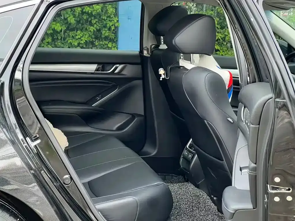 Honda Accord — фото 2