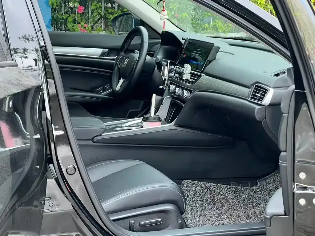 Honda Accord — фото 6