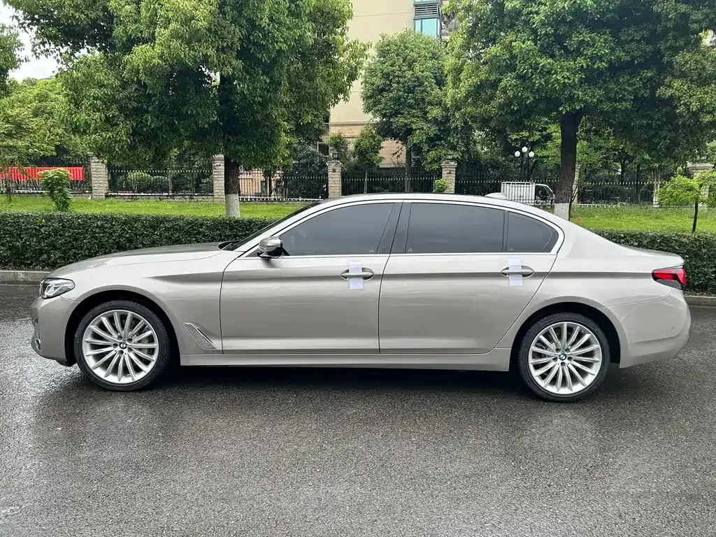 BMW 5 Series — фото 5