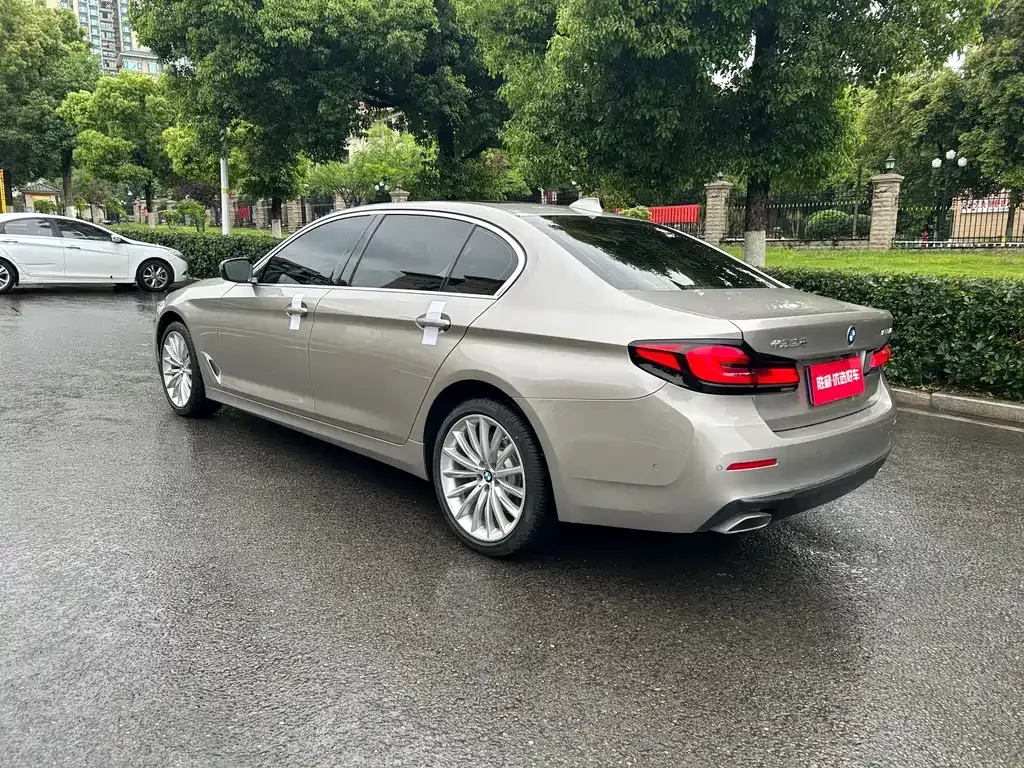 BMW 5 Series — фото 10