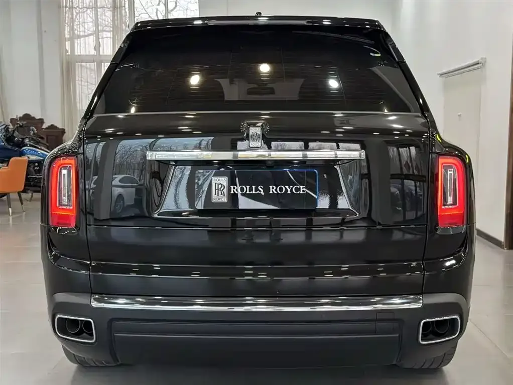 Rolls-Royce Cullinan — фото 8