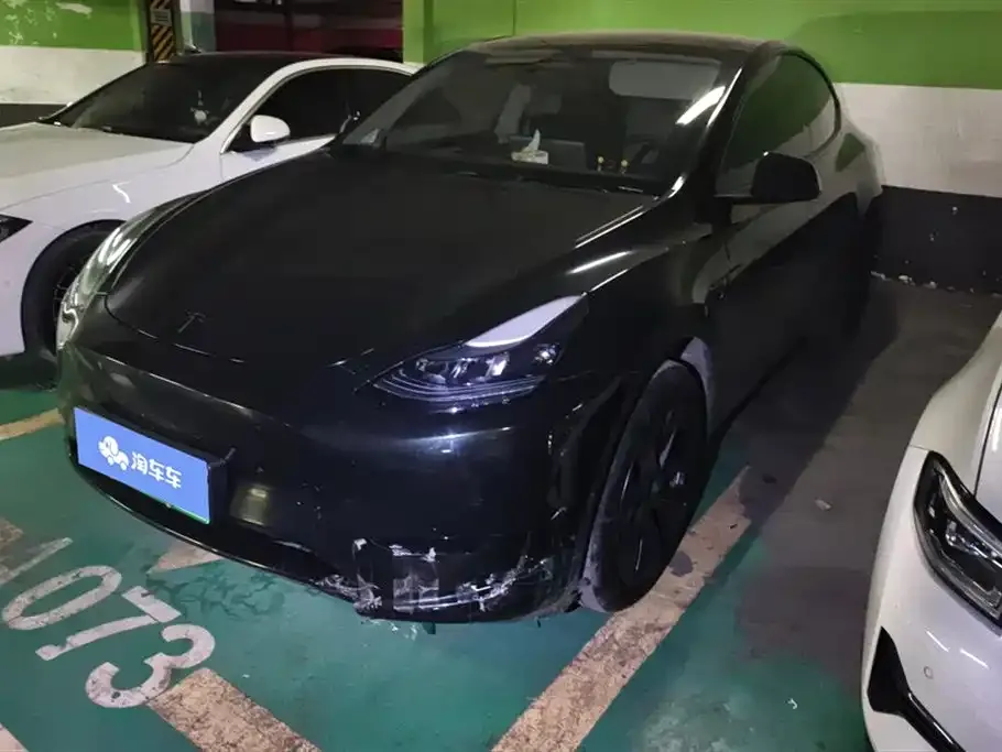 Tesla Model Y — фото 1