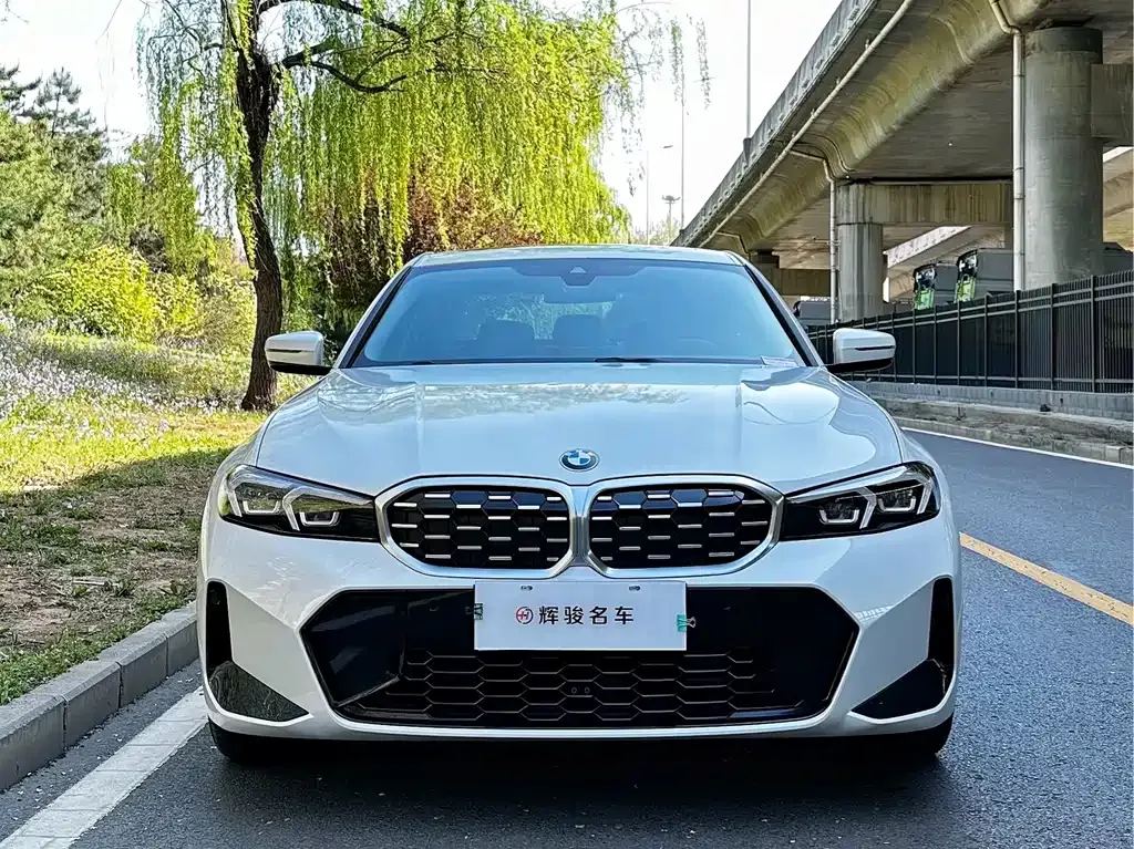 BMW 3 Series — фото 1