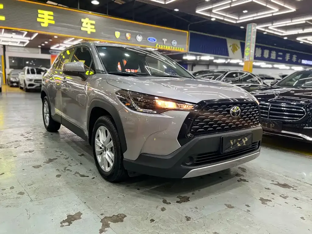 Toyota Corolla Cross — фото 1