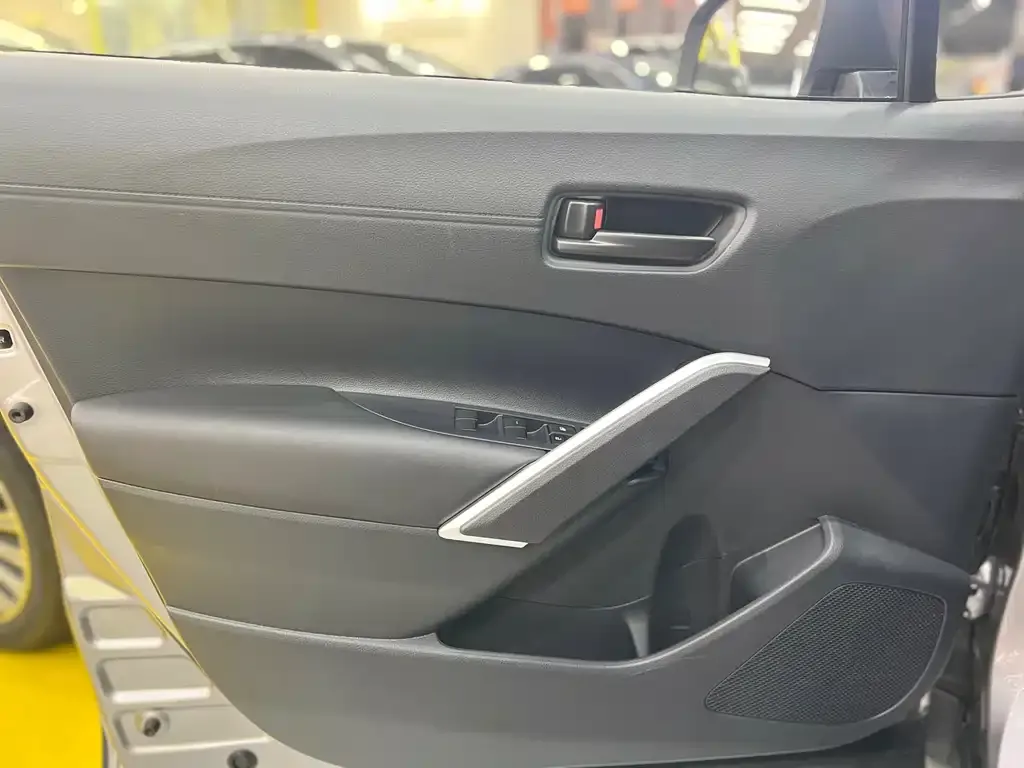 Toyota Corolla Cross — фото 2