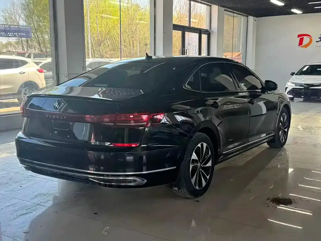 Volkswagen Passat — фото 5
