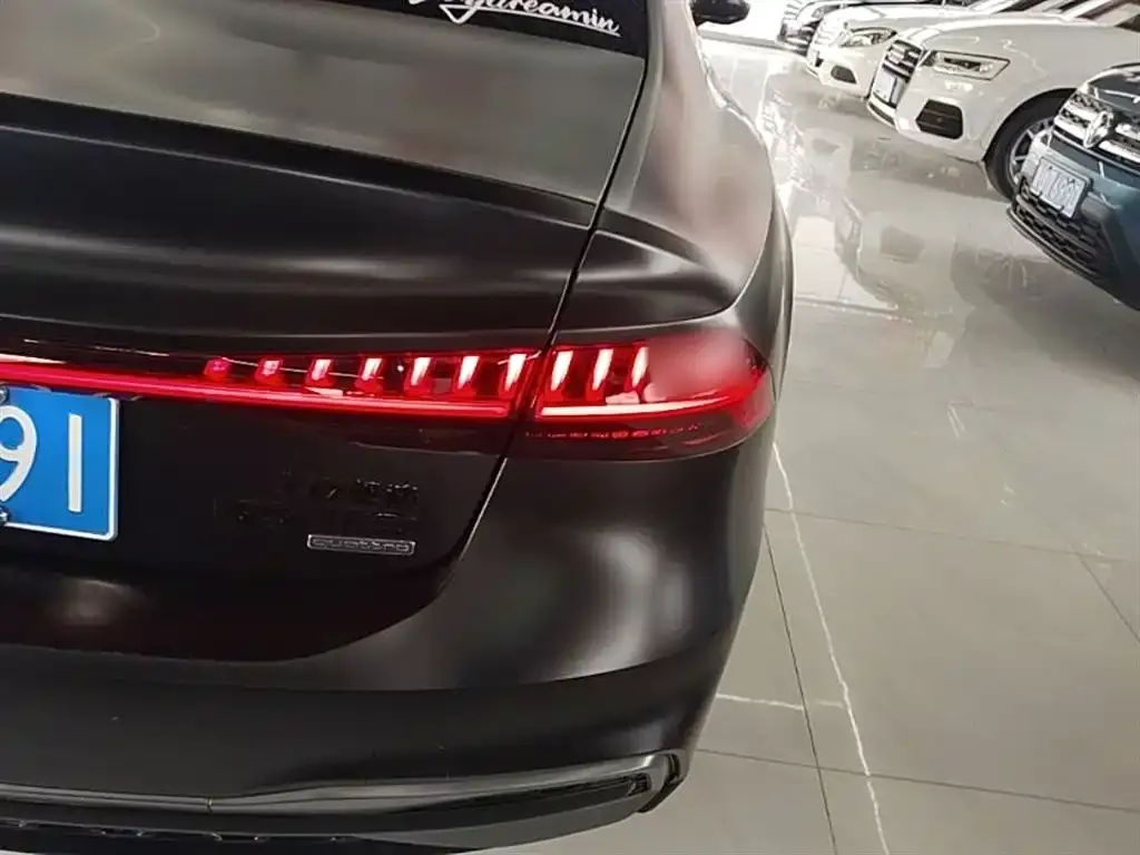 Audi A7L — фото 2
