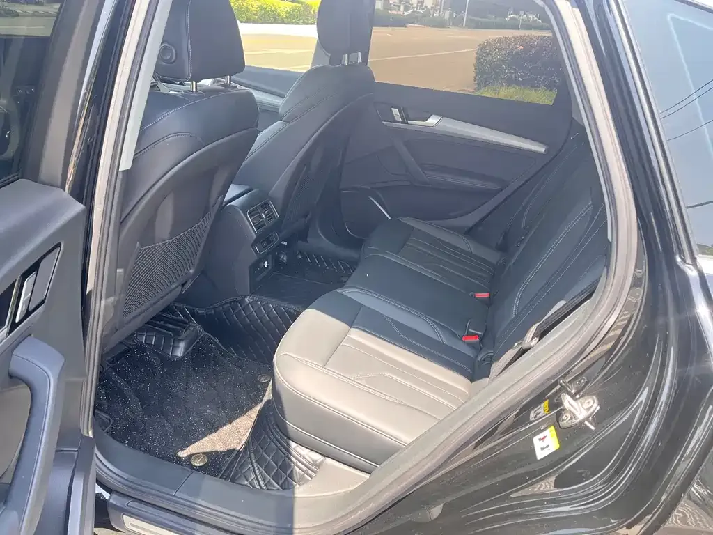 Audi Q5L 2024 из CN, фото 6