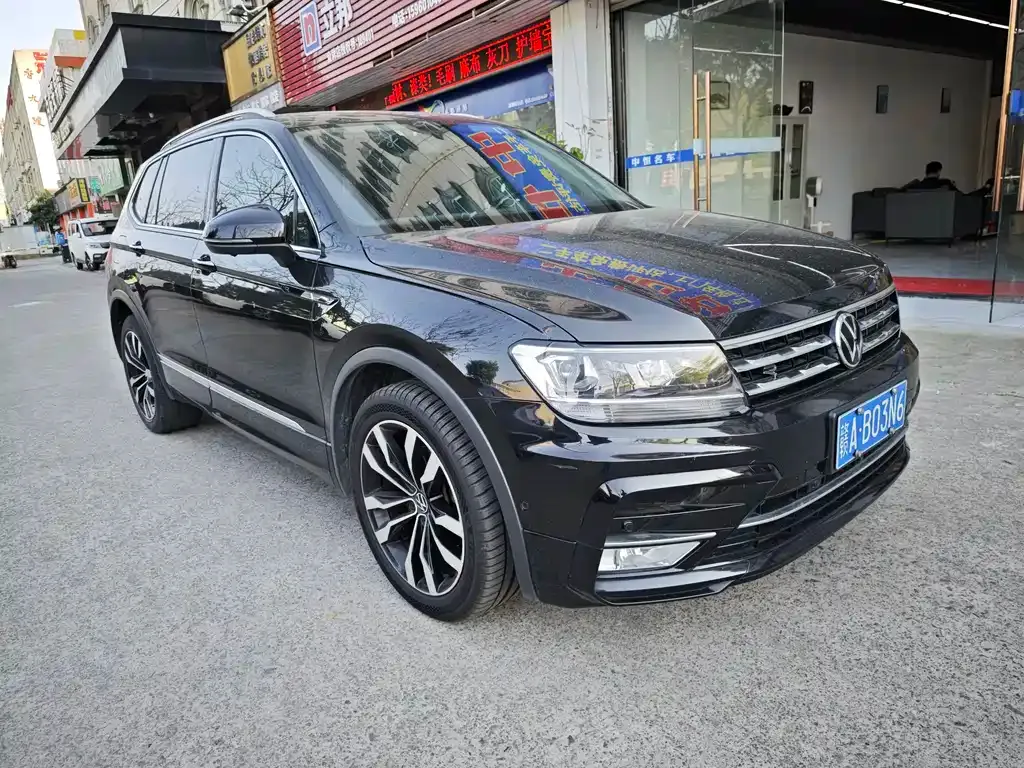 Volkswagen Tiguan L — фото 9