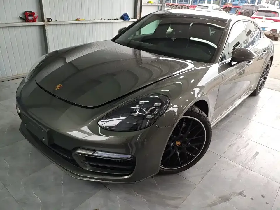 Porsche Panamera — фото 1