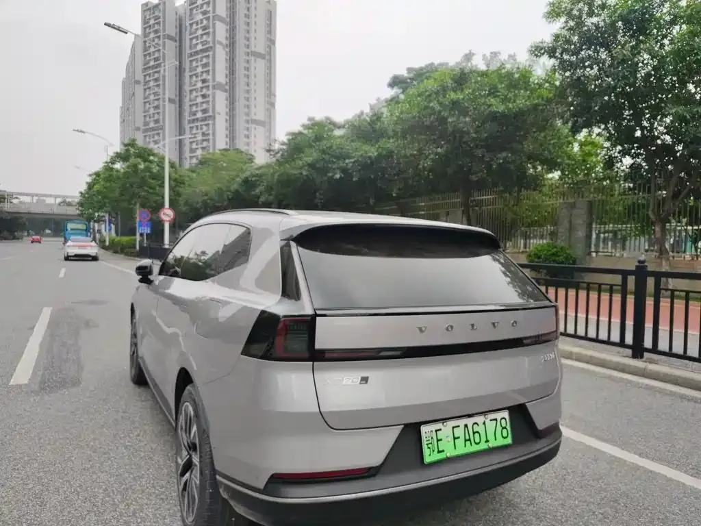Volvo XC70 Plug-in Hybrid 2025 из CN, фото 8