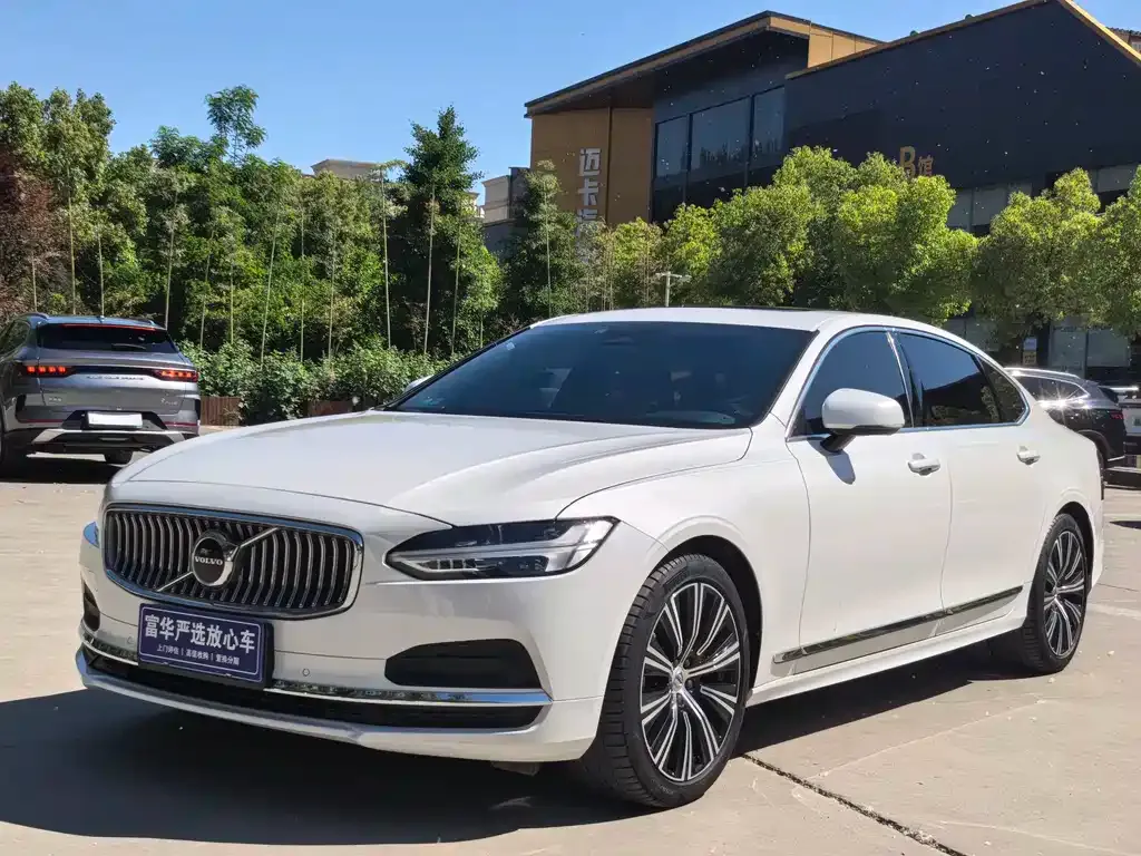 Volvo S90 — фото 1