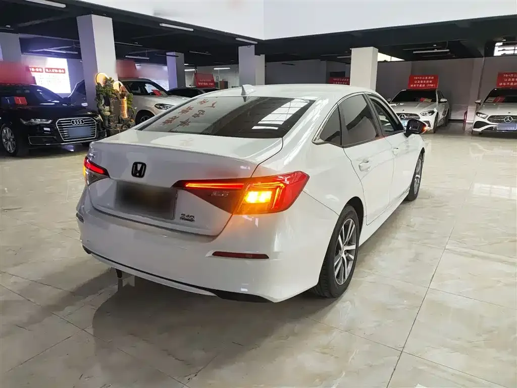 Honda Civic — фото 8